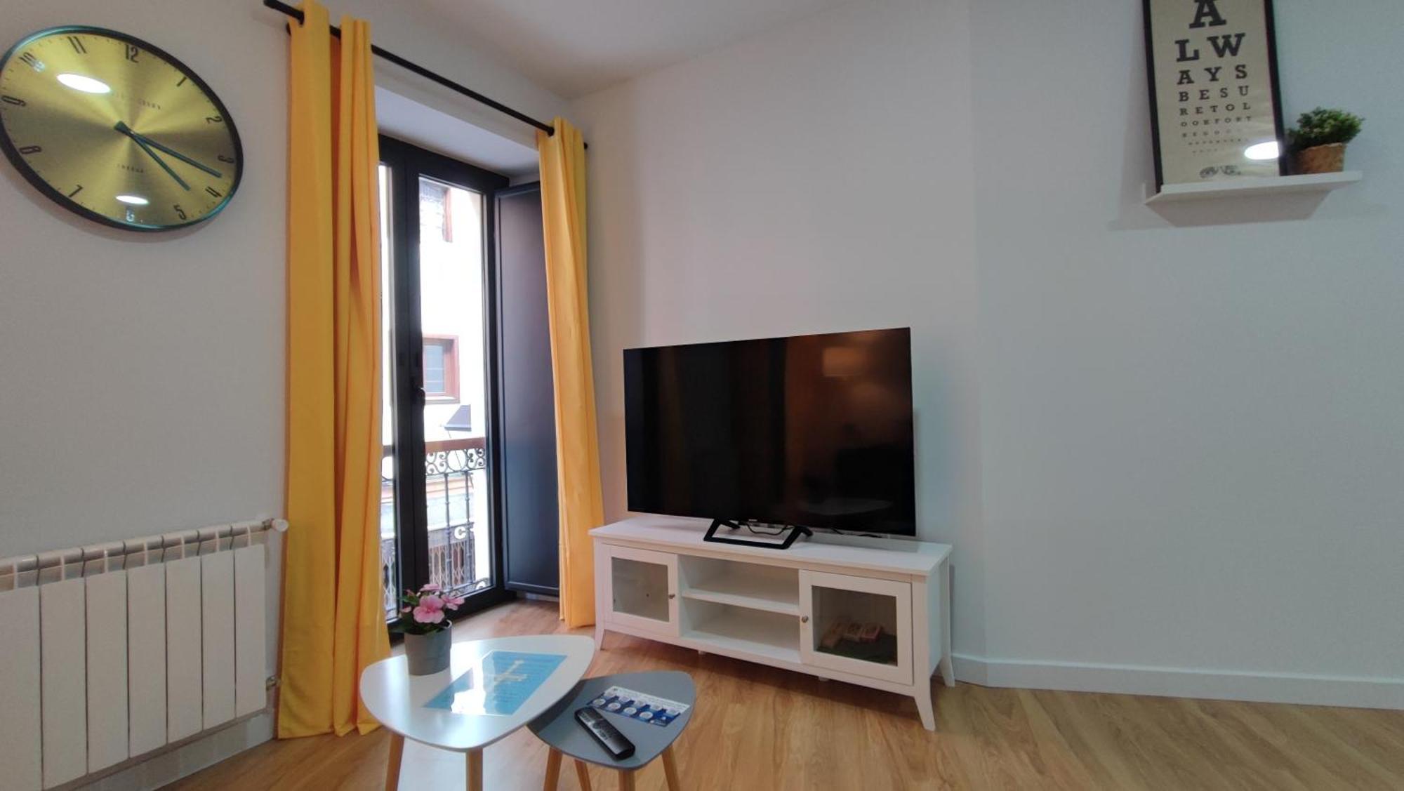 Apartamentos Aptio Oviedo Buitenkant foto