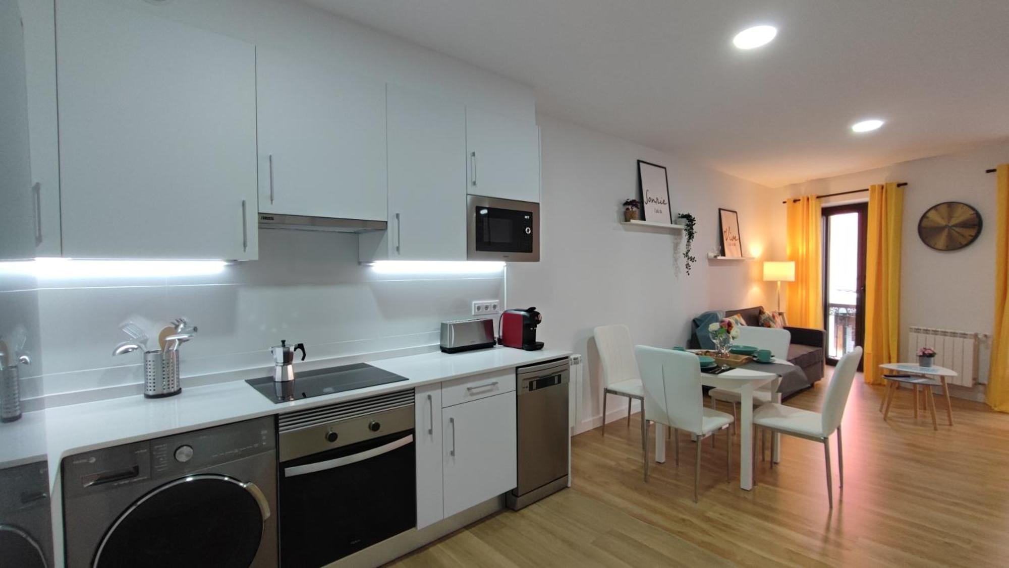 Apartamentos Aptio Oviedo Buitenkant foto
