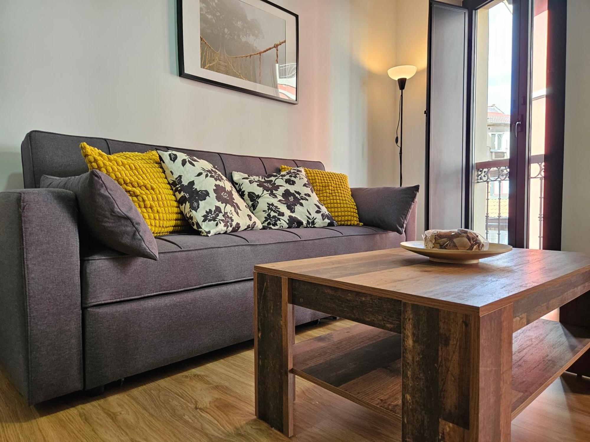 Apartamentos Aptio Oviedo Buitenkant foto