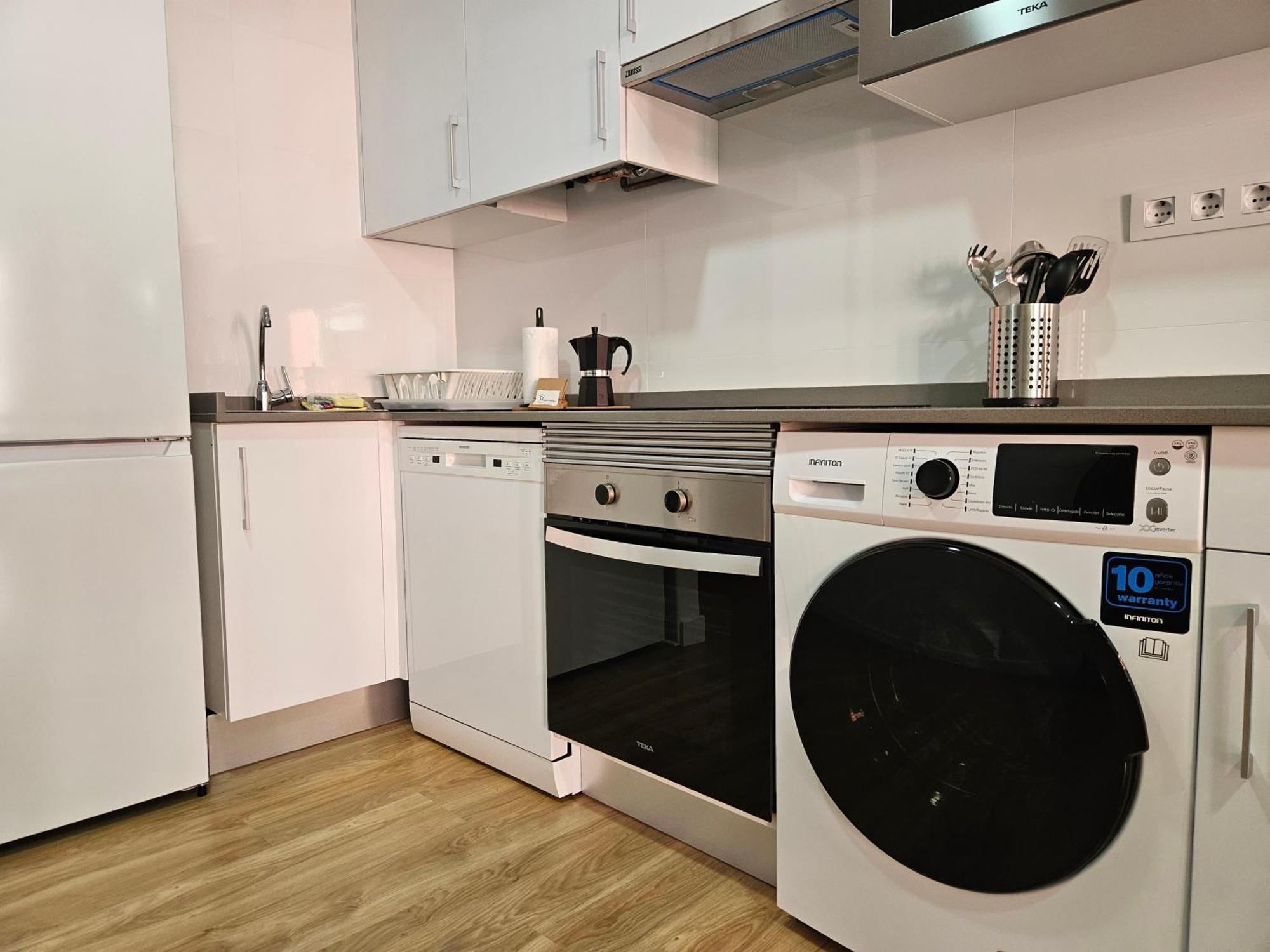 Apartamentos Aptio Oviedo Buitenkant foto